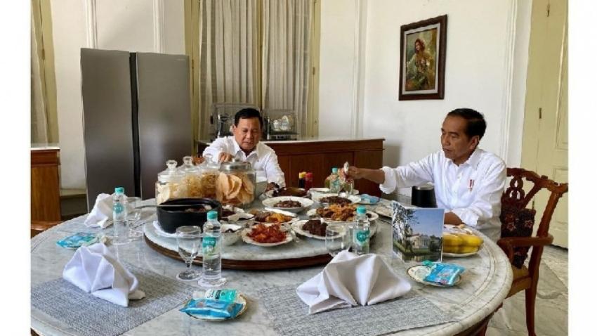 Presiden Prabowo Subianto bersama Joko Widodo. Foto: Istimewa