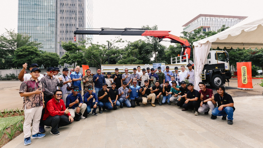 Sanggar Sarana Baja Pamerkan Mounted Crane PK 53002 SH. Foto: Istimewa