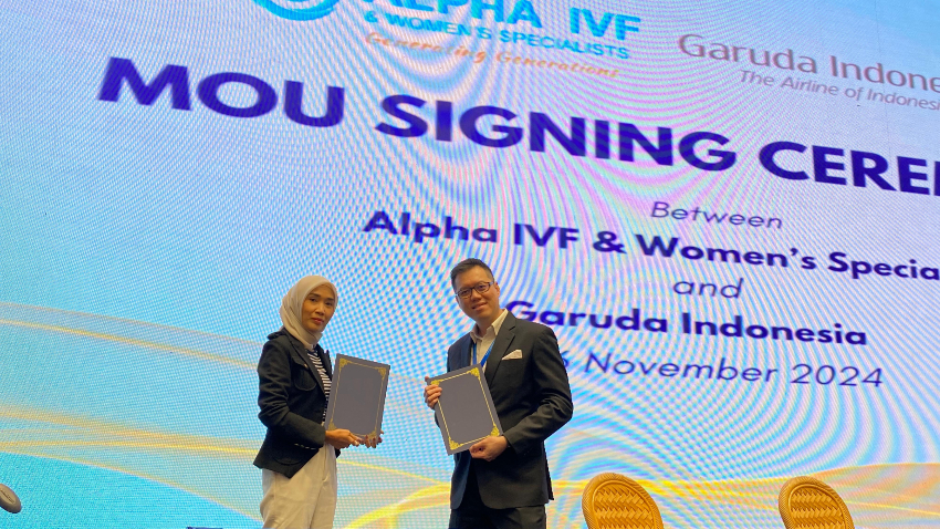 Garuda Indonesia dan Alpha IVF & Women's Specialists teken kontrak. Foto: Istimewa