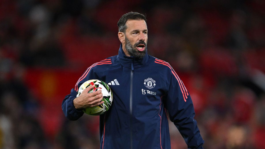 Mantan pelatih Manchester United Ruud van Nistelrooy. Foto: Istimewa