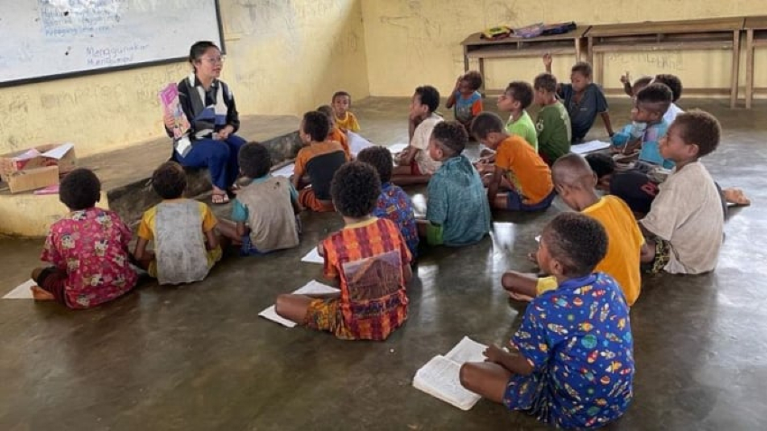 Komisi X DPR RI Tinjau SMA 2 Jayapura, Janjikan Bantuan Buku untuk Peningkatan Pendidikan di Papua